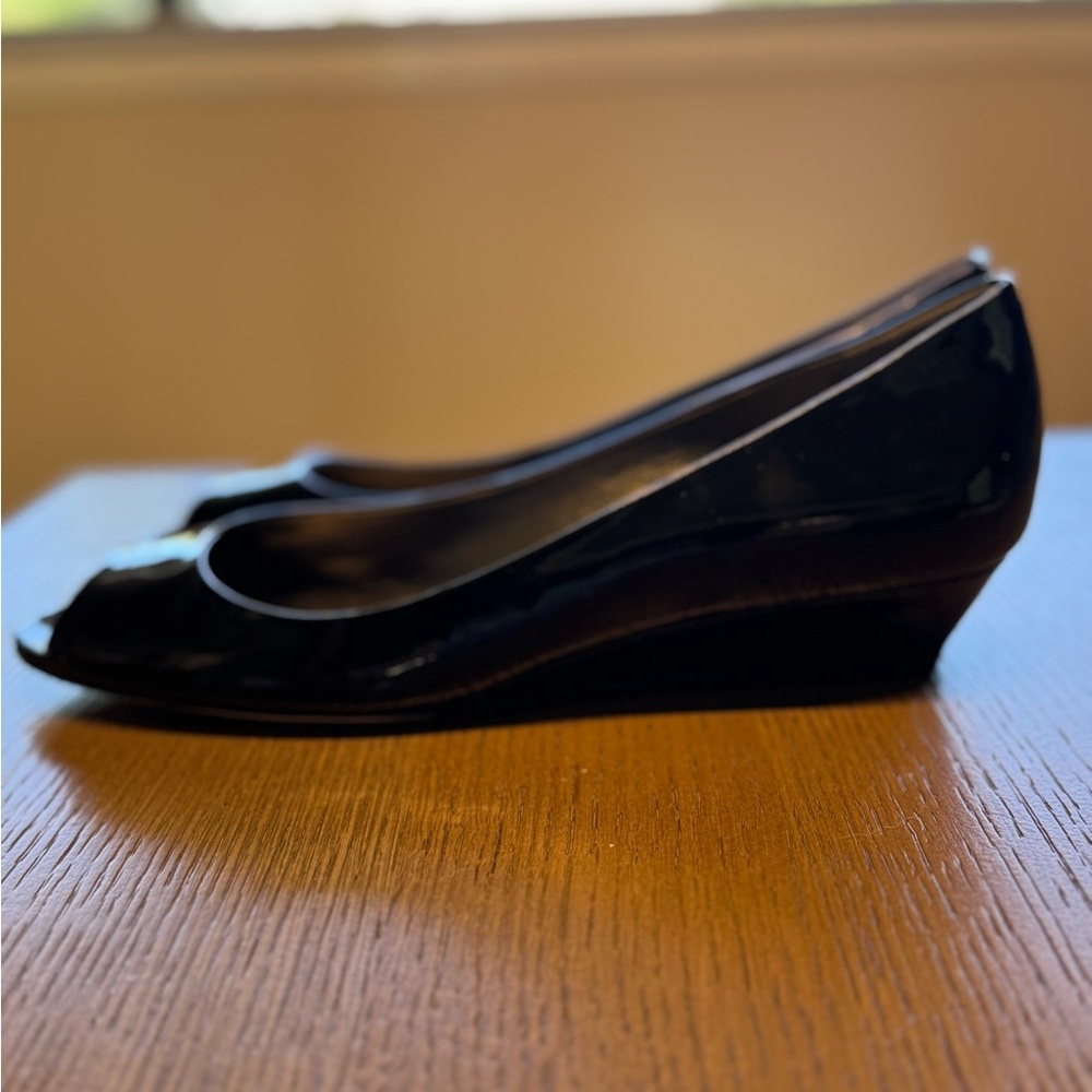 Cole Haan Black Patent Leather Peep Toe Classic Wedge 🖤